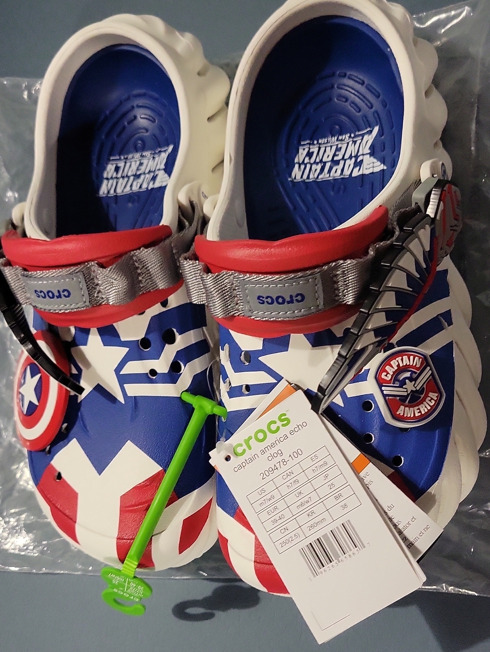 Crocs Echo Clog Capitán América (Marvel) – Edición Especial - Nuevas